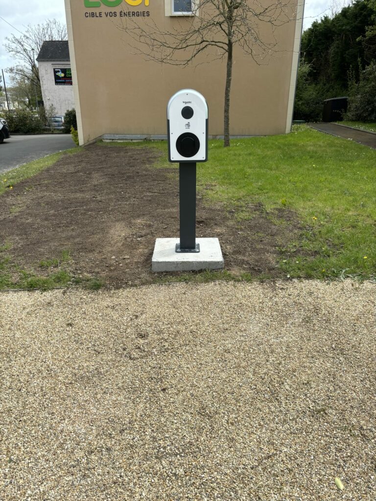 Flash Elec 53 Installation Borne De Recharge En Mayenne Implantation Borne Charge Parking