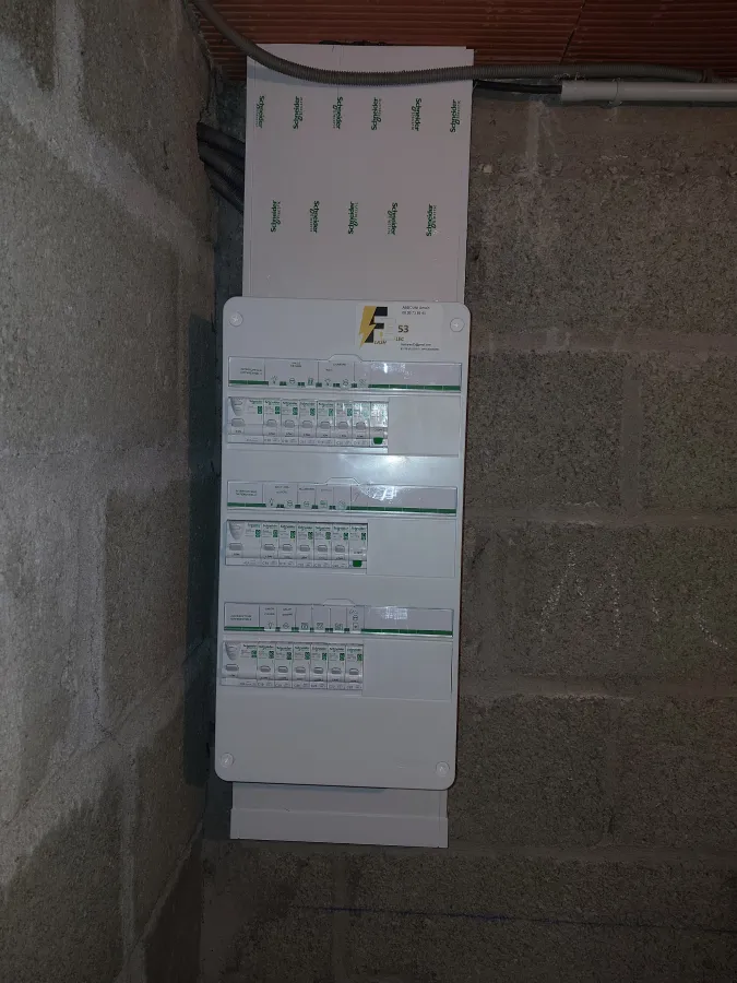 Flash Elec 53 Installation Borne De Recharge En Mayenne Renovation Tableau Electrique Av Apres 4